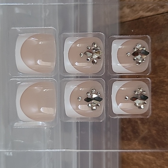 Rhinestone French Manicure Press On Toenails - Picture 1 of 17